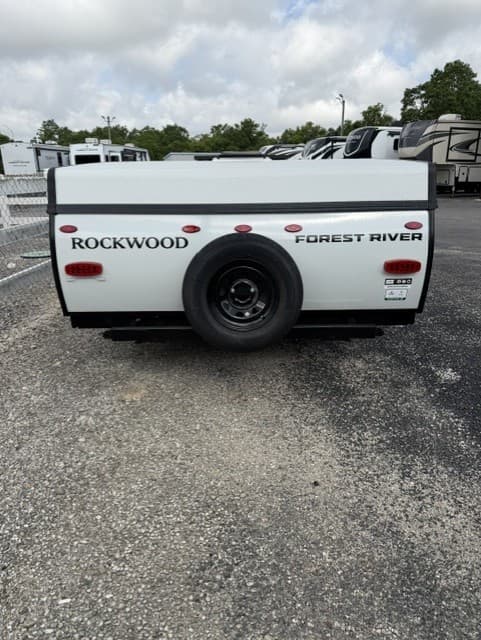 2027 Forest River 2027 Forest River Rockwood Freedom Series - thumbnail 3