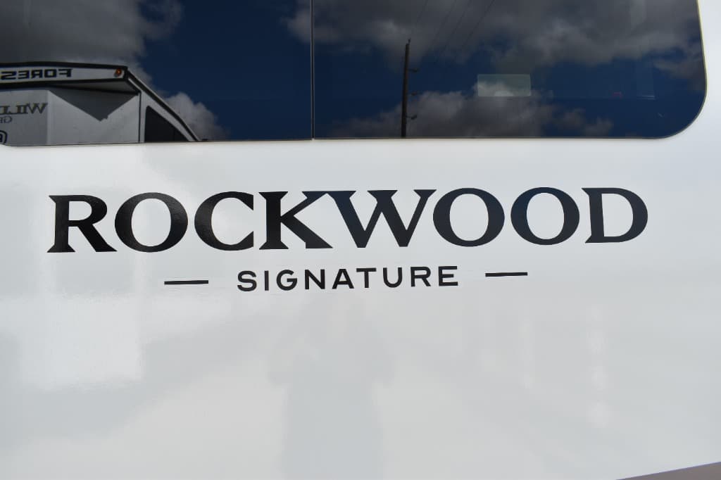 2026 Forest River 2026 Forest River Rockwood Signature - thumbnail 15
