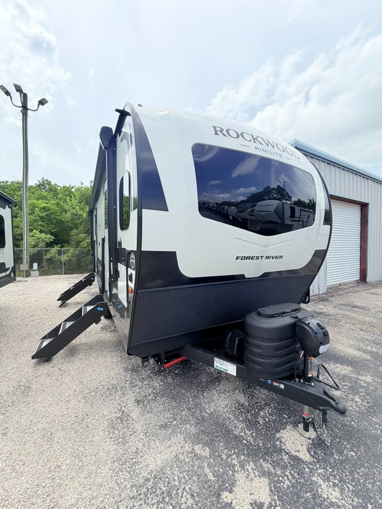 2027 Forest River Rockwood Mini Lite 2506FK