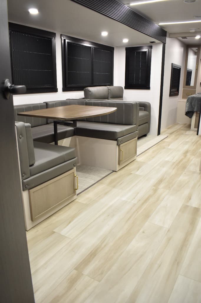 2027 Forest River 2027 Forest River Wildwood Heritage Glen Hyper-Lyte - thumbnail 37
