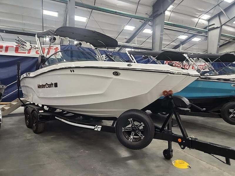 2024 MasterCraft XT22