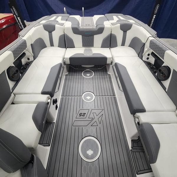 2024 MasterCraft 2024 MasterCraft XT25 - thumbnail 9