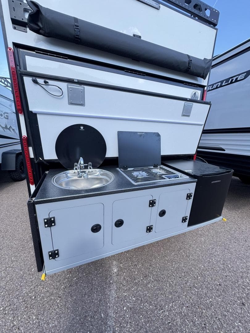 2023 Encore RV 2023 Encore RV Rogue - thumbnail 4