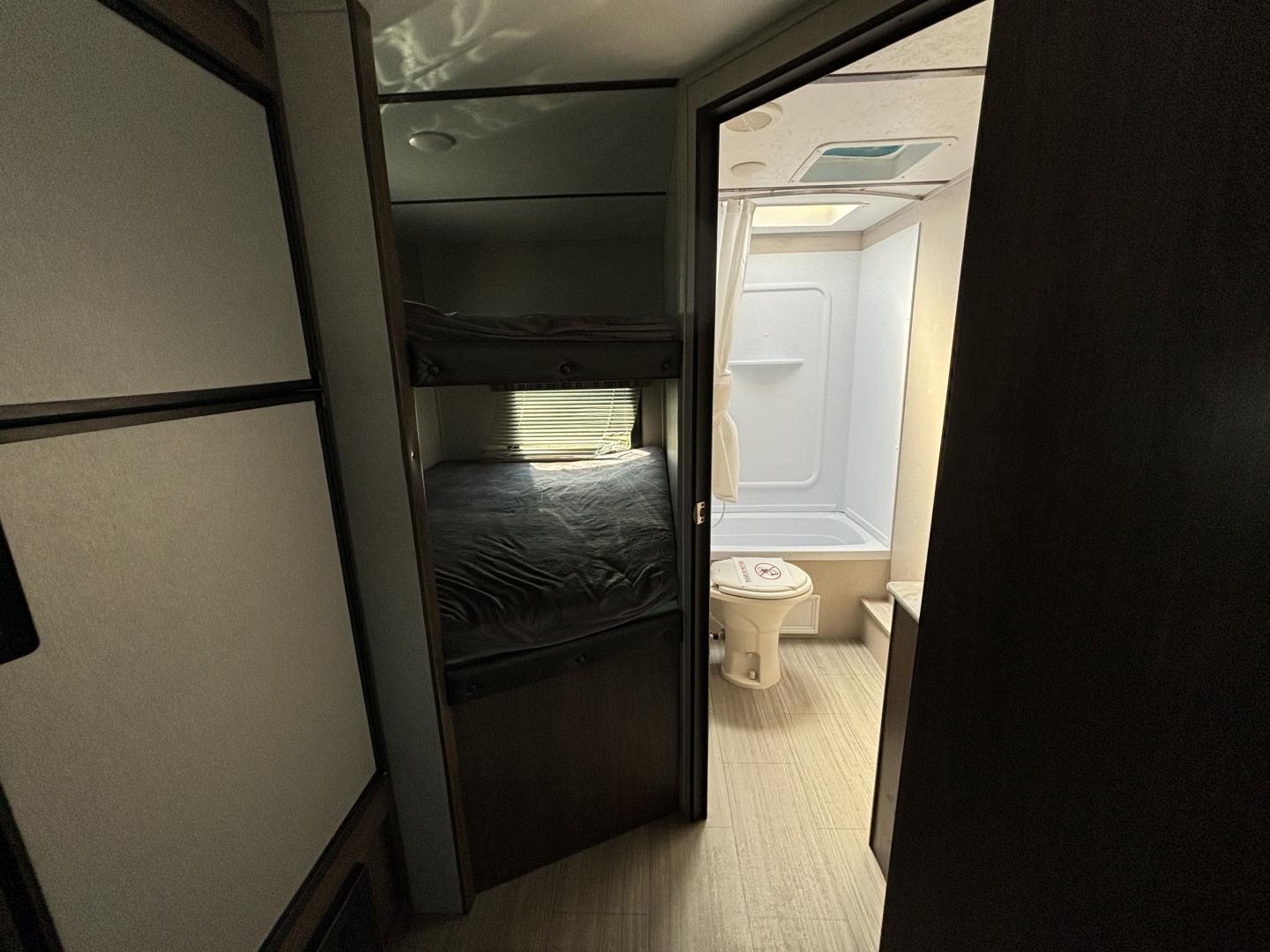 2020 Keystone RV 2020 Keystone RV Hideout - thumbnail 16