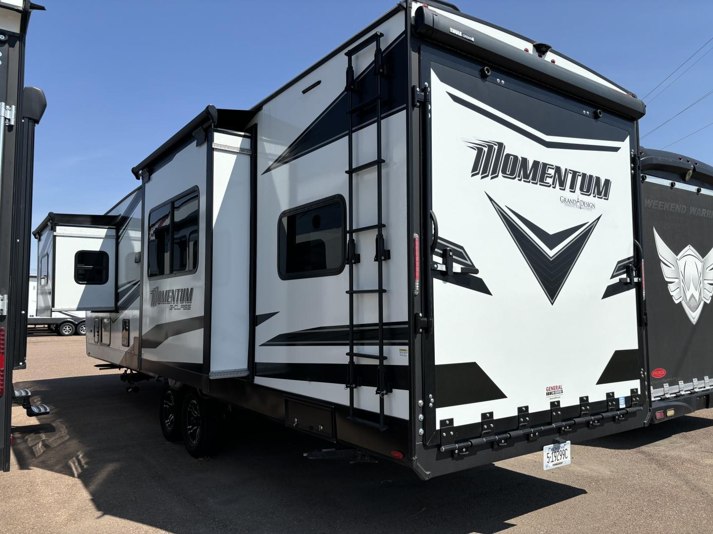 2024 Grand Design 2024 Grand Design Momentum - thumbnail 4