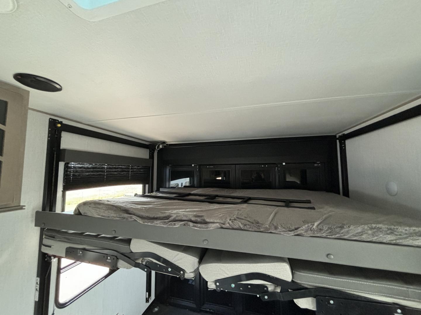 2024 Grand Design 2024 Grand Design Momentum - thumbnail 13