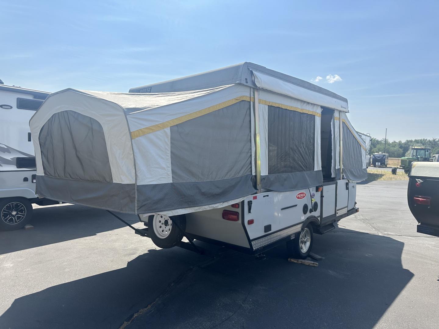 2012 Palomino 2012 Palomino Traverse - thumbnail 5