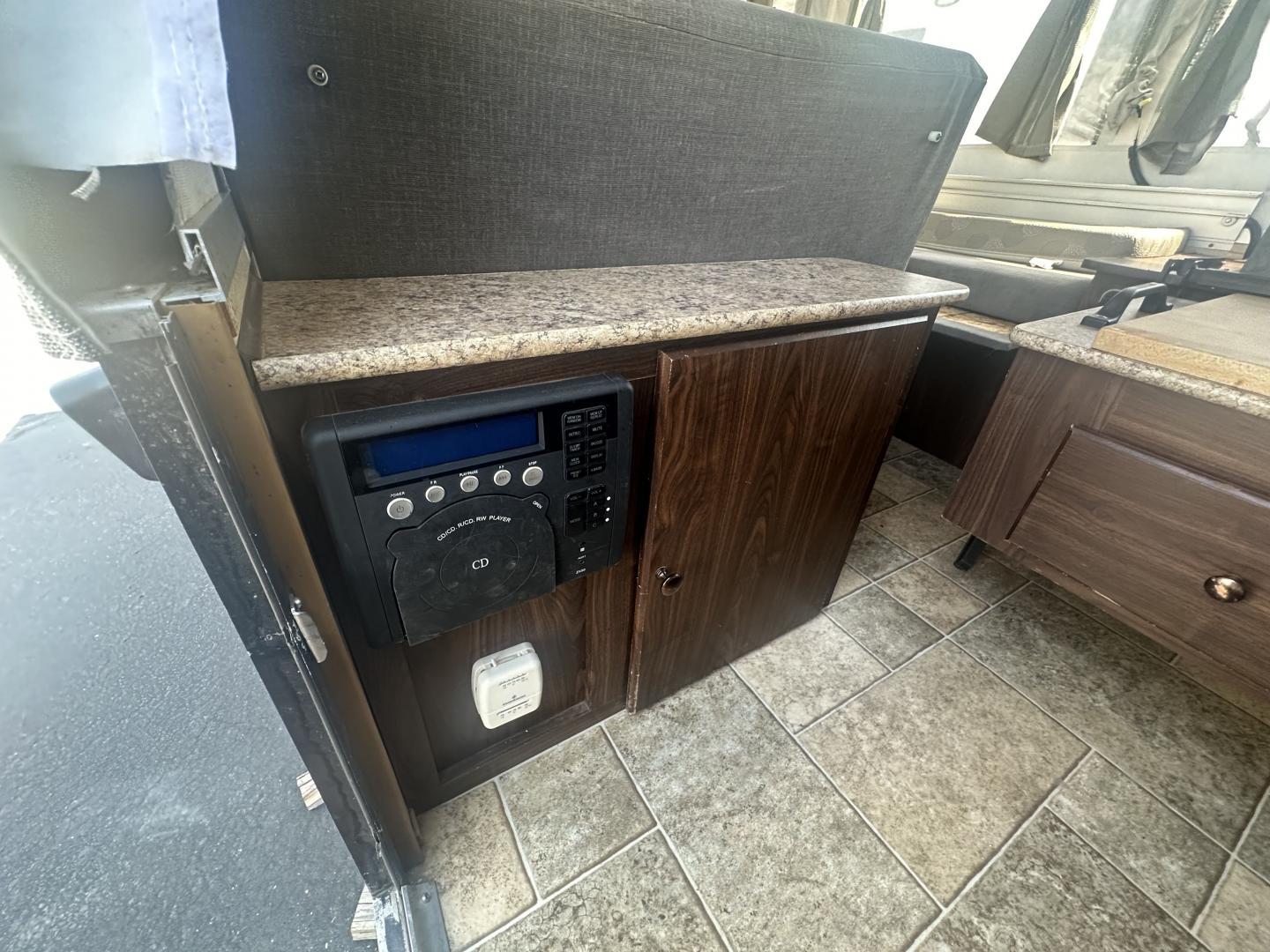 2012 Palomino 2012 Palomino Traverse - thumbnail 11