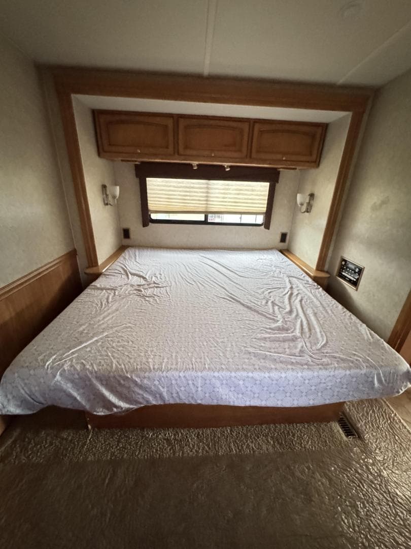 2010 Winnebago 2010 Winnebago Adventurer - thumbnail 15
