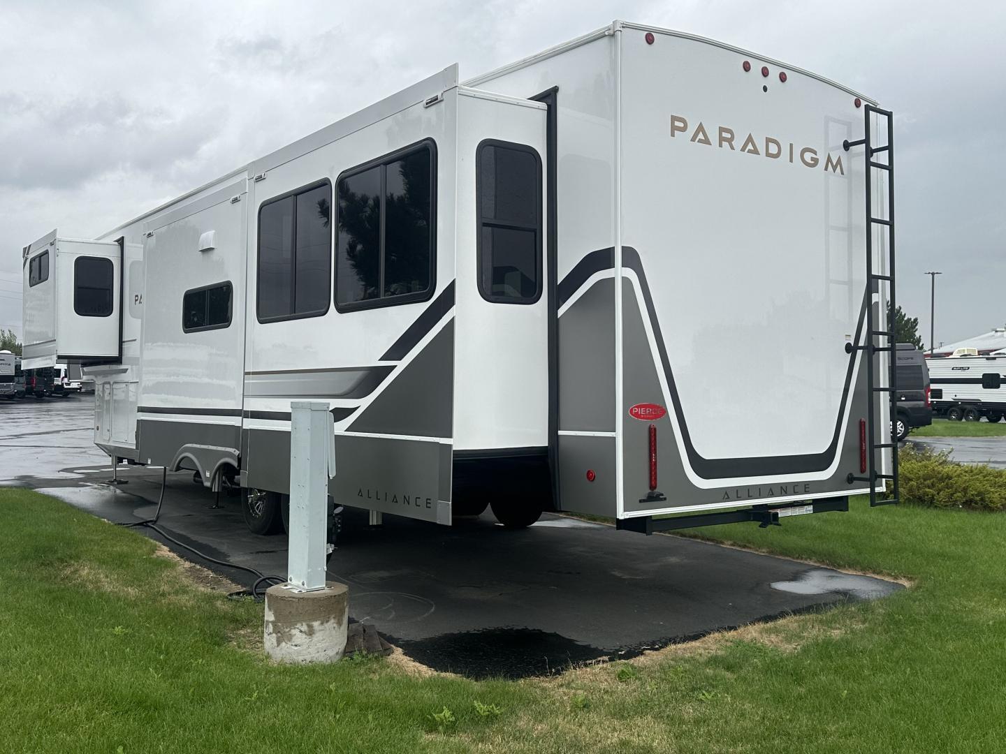 2025 Alliance RV 2025 Alliance RV Paradigm - thumbnail 6