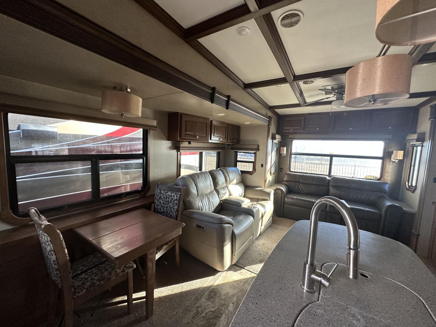 2015 Heartland 2015 Heartland Landmark - thumbnail 14