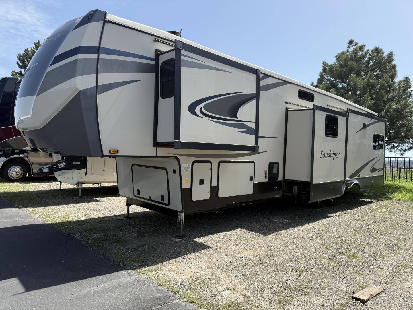 2021 Forest River RV 2021 Forest River RV Sandpiper - thumbnail 4