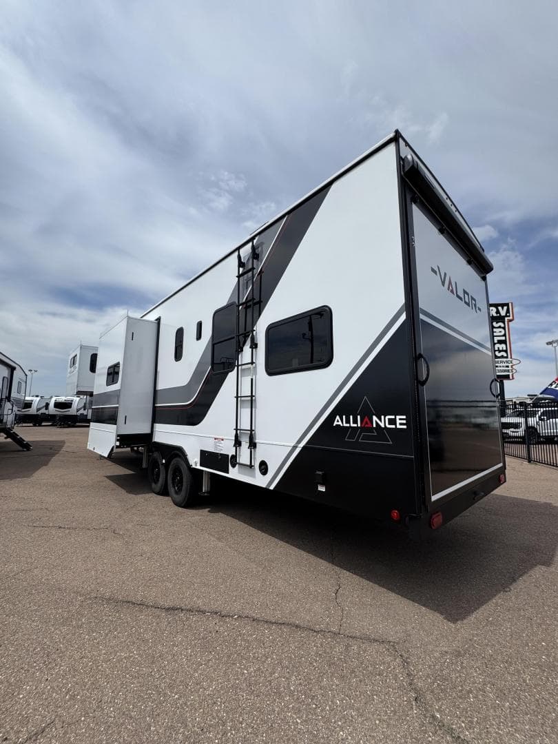 2025 Alliance RV 2025 Alliance RV Valor - thumbnail 4