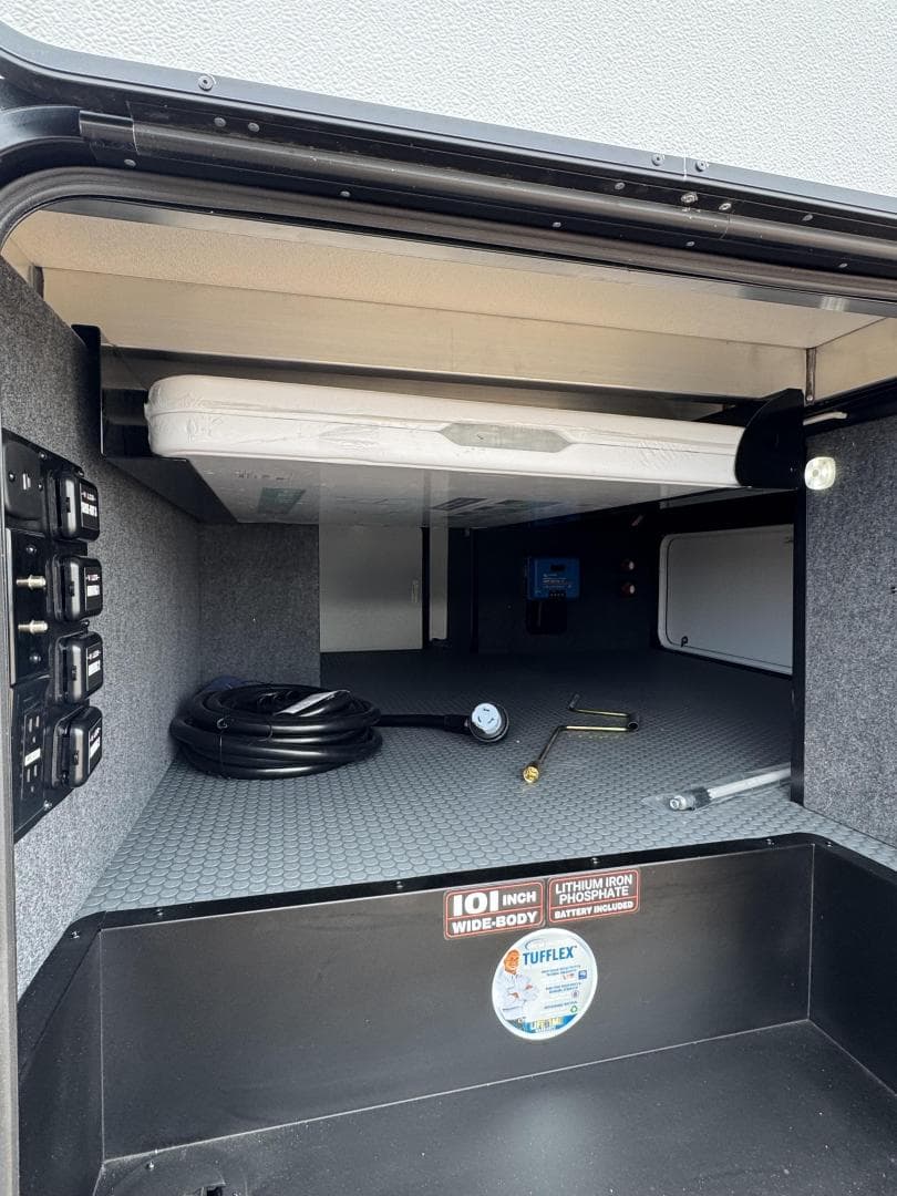 2025 Alliance RV 2025 Alliance RV Valor - thumbnail 6