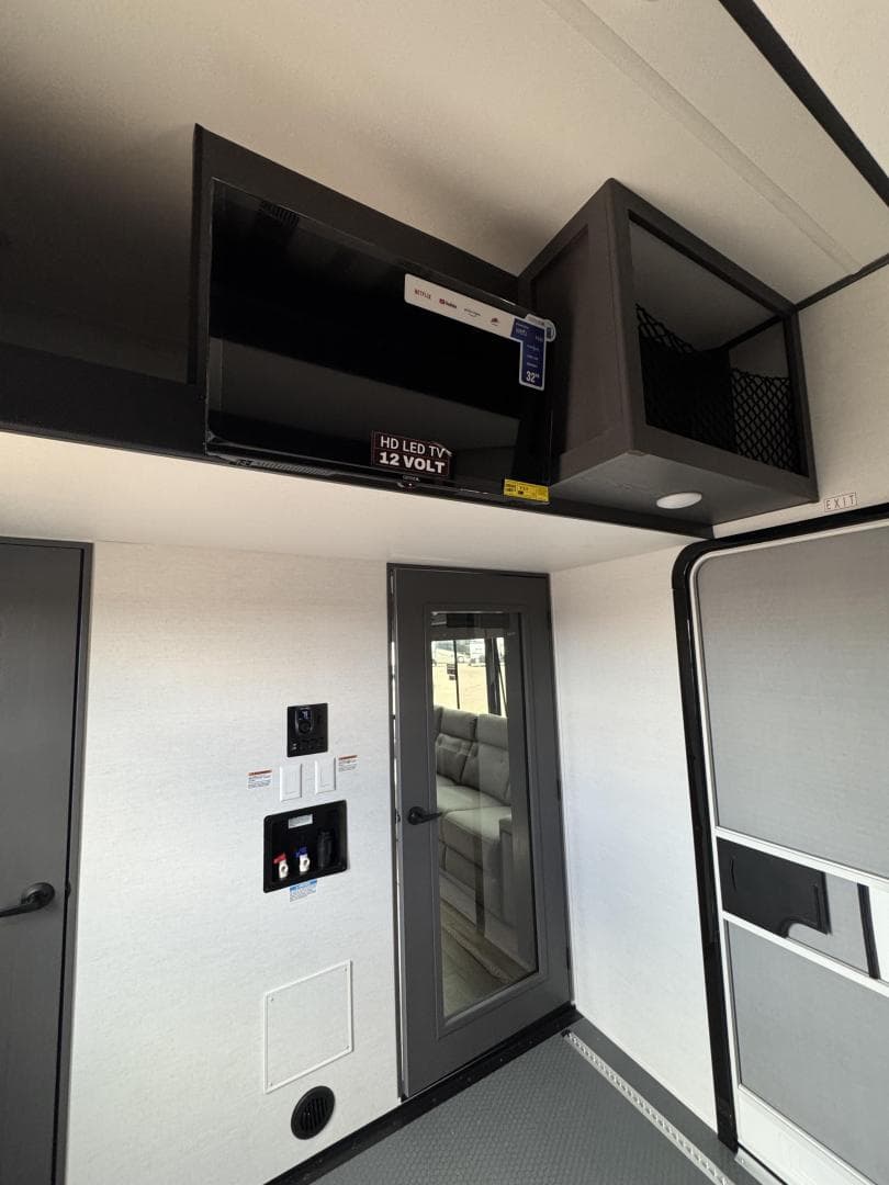 2025 Alliance RV 2025 Alliance RV Valor - thumbnail 16