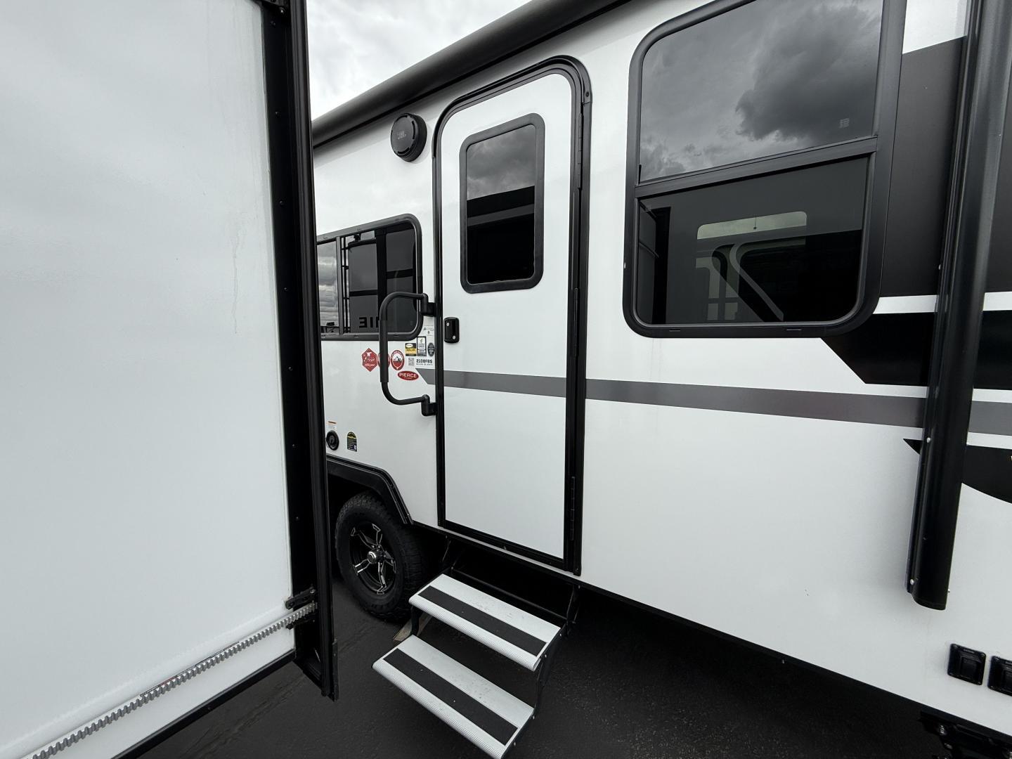 2025 Winnebago 2025 Winnebago Micro Minnie - thumbnail 9