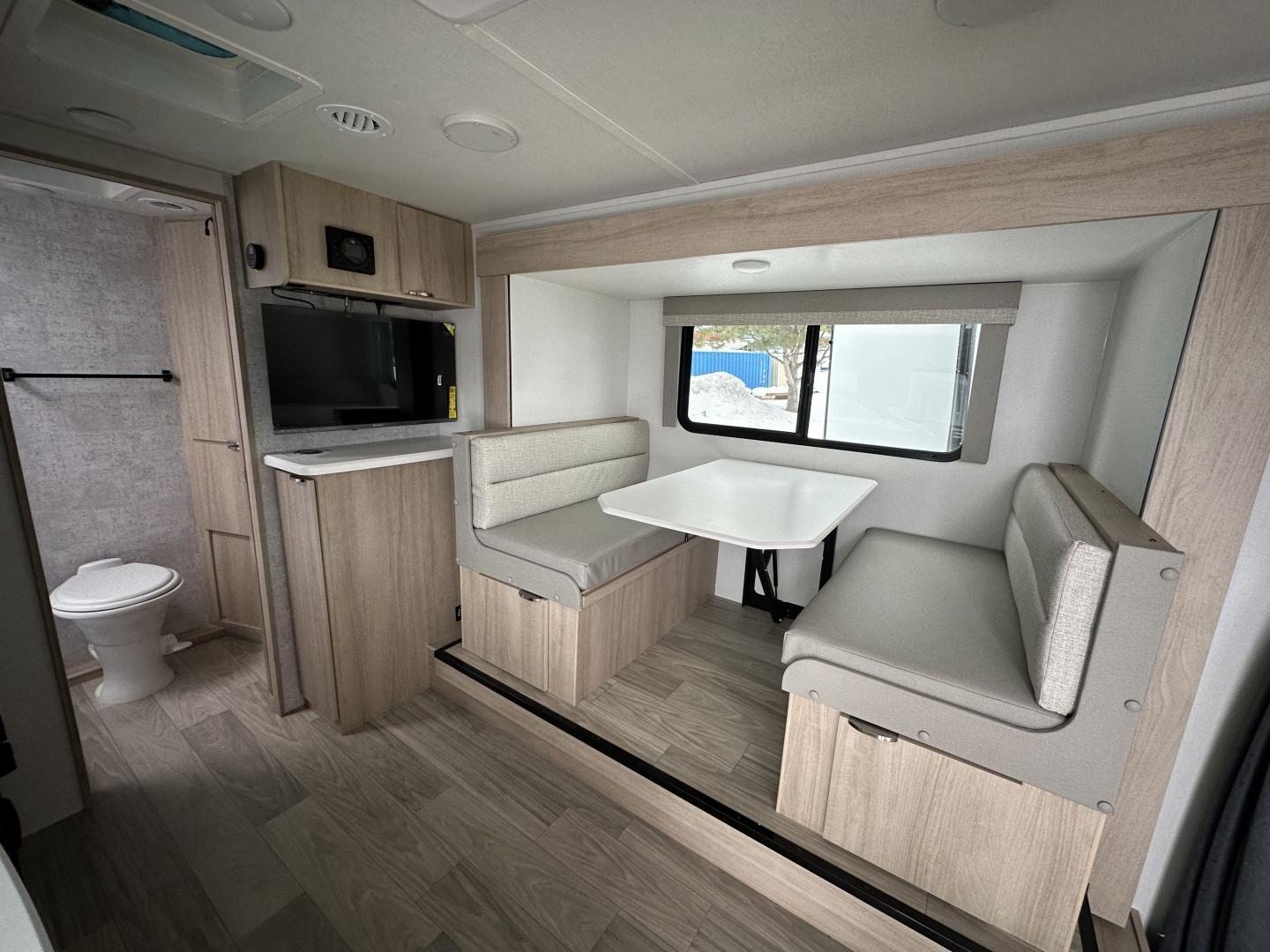 2025 Winnebago 2025 Winnebago Micro Minnie - thumbnail 17