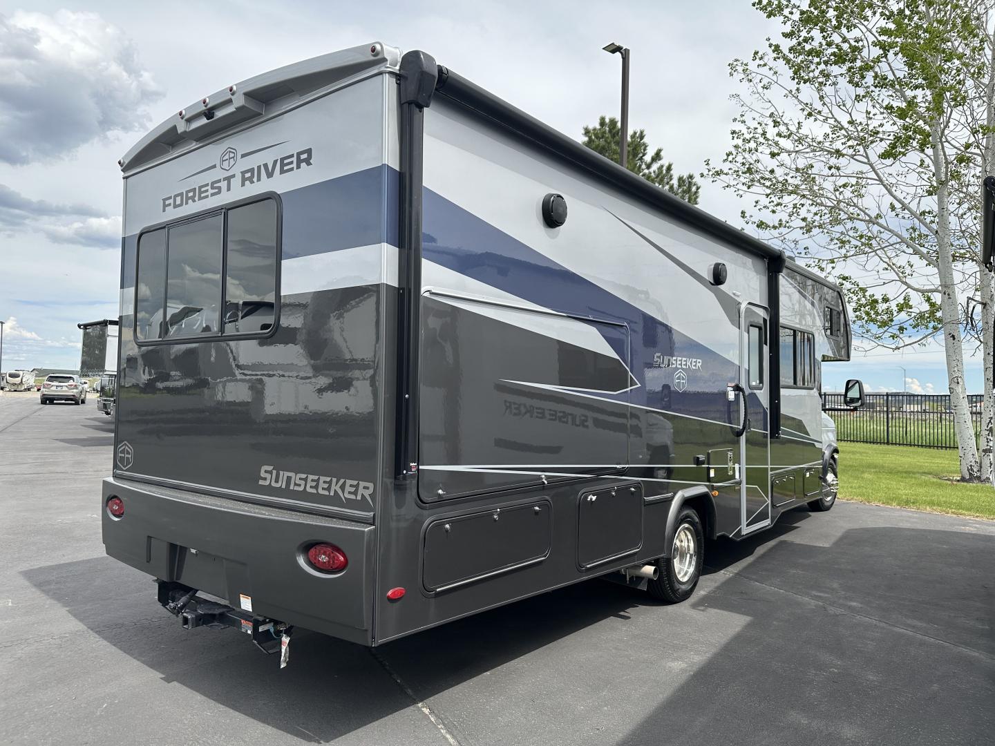 2025 Forest River RV 2025 Forest River RV Sunseeker - thumbnail 4