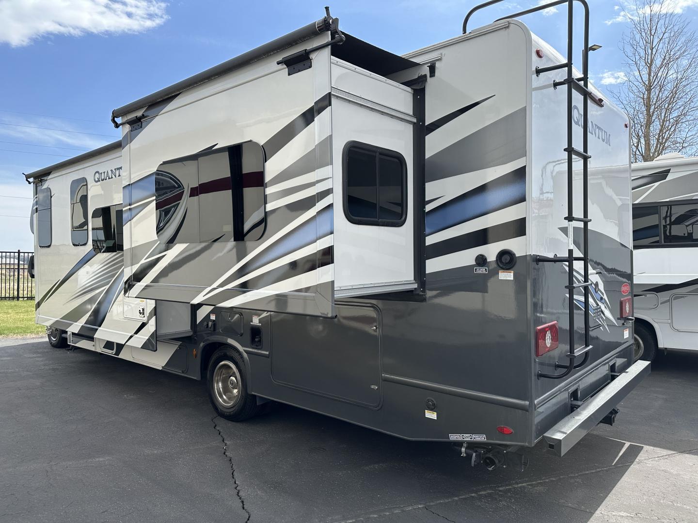 2023 Thor Motor Coach 2023 Thor Motor Coach Quantum - thumbnail 2