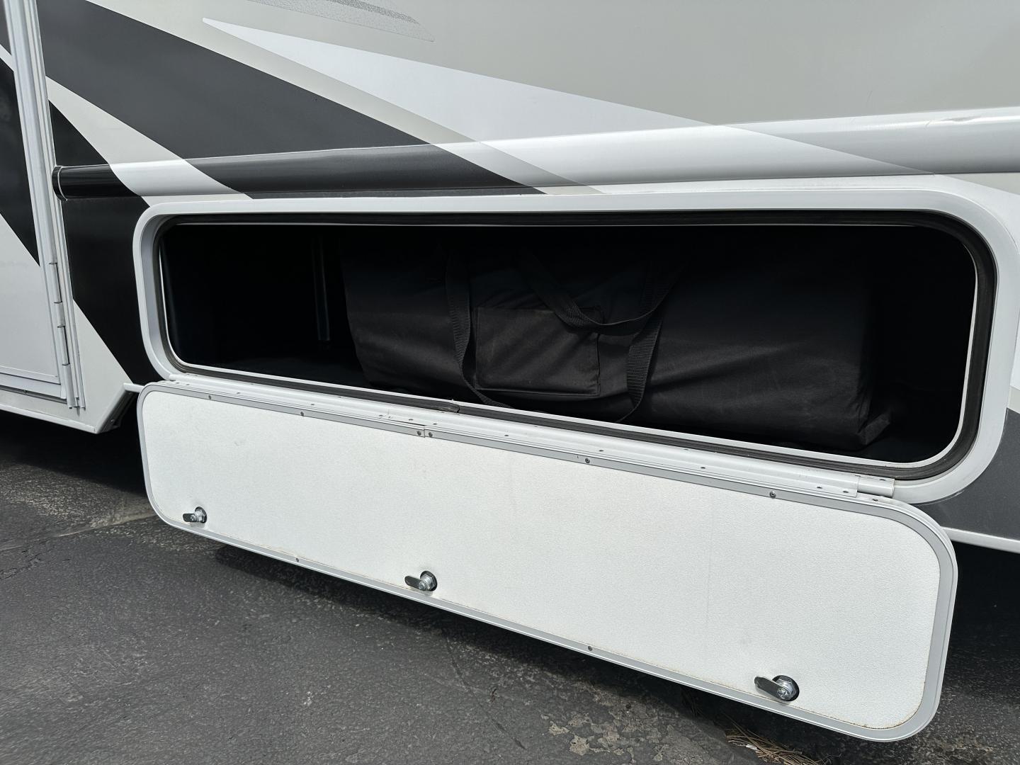 2023 Thor Motor Coach 2023 Thor Motor Coach Quantum - thumbnail 16