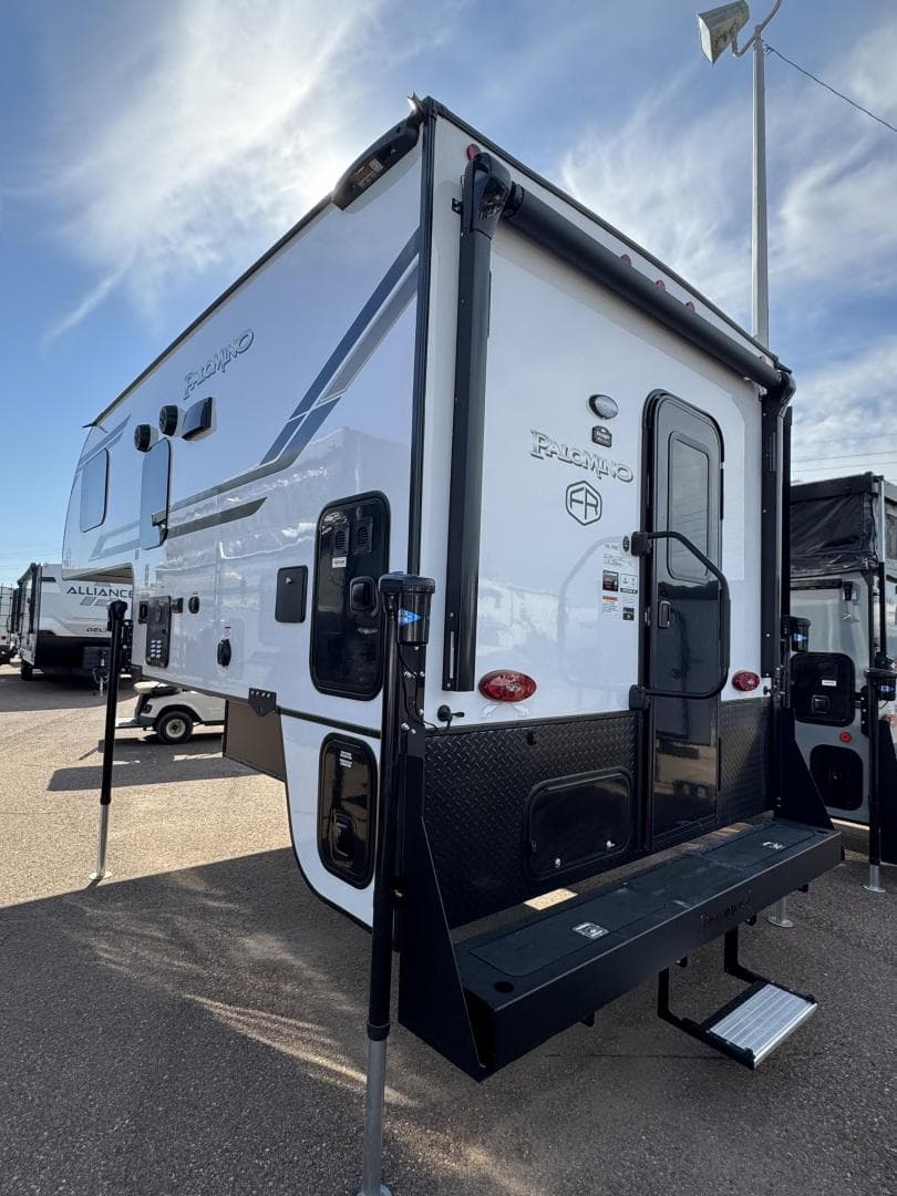 2025 Palomino 2025 Palomino Backpack Truck - thumbnail 5