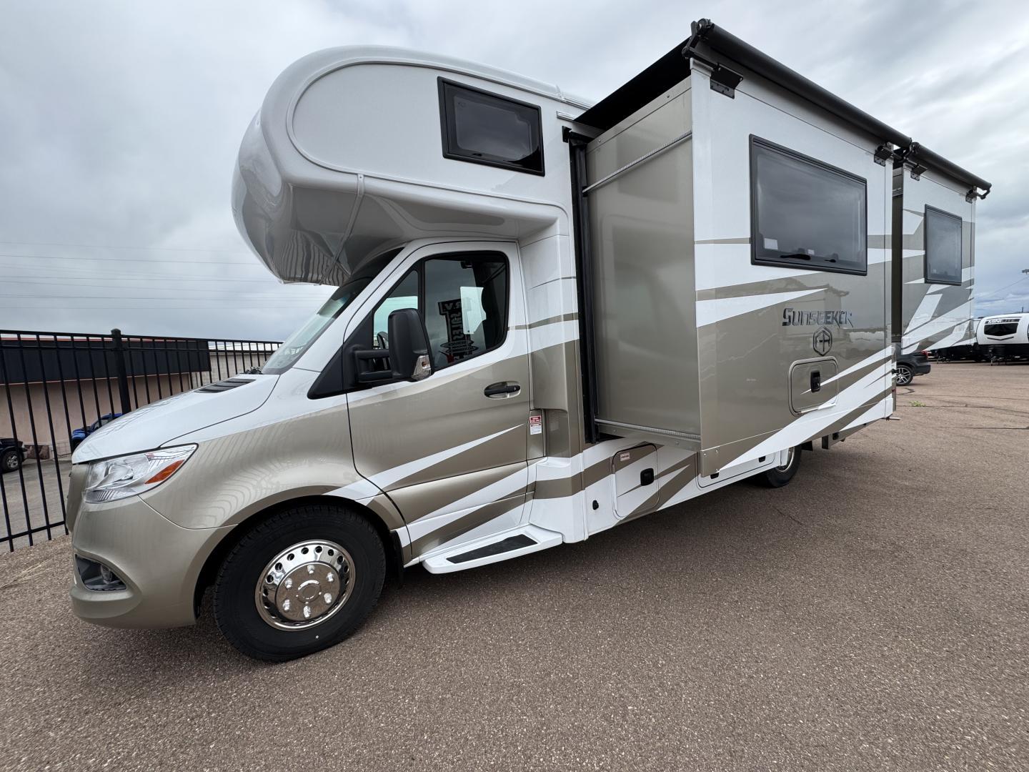 2025 Forest River RV 2025 Forest River RV Sunseeker - thumbnail 3