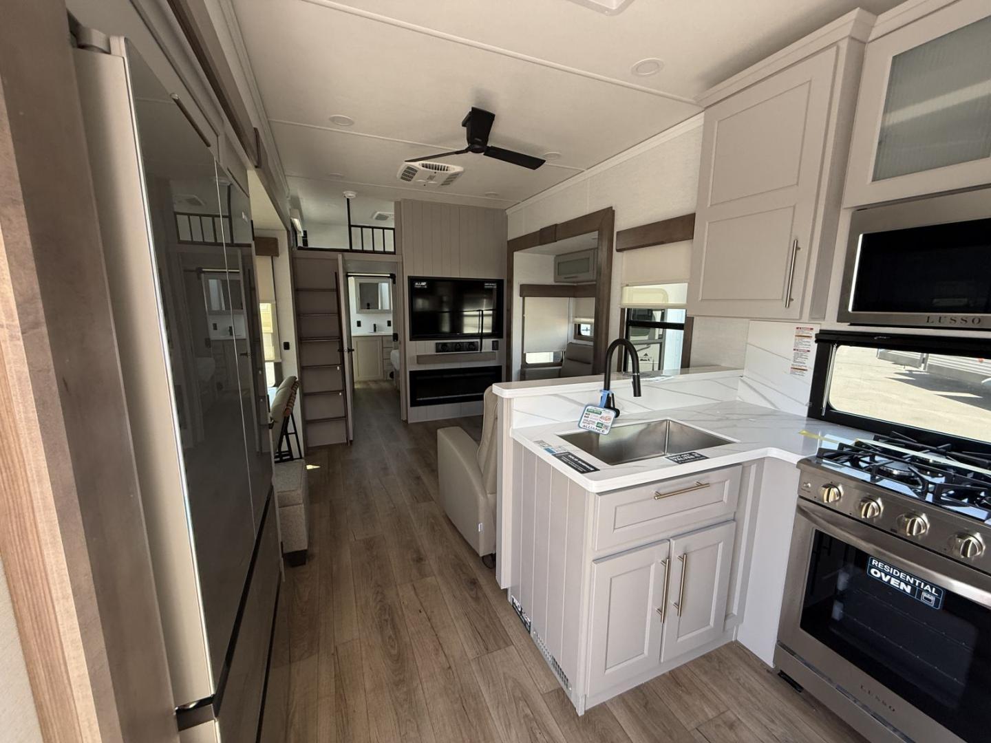 2026 Alliance RV 2026 Alliance RV Paradigm - thumbnail 17