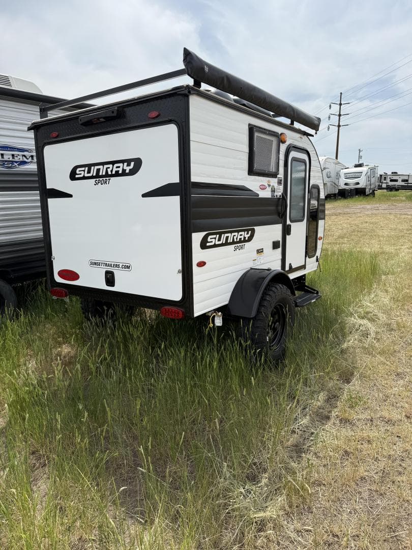 2025 Sunset Park RV Manufacturing 2025 Sunset Park RV Manufacturing Sunray - thumbnail 3