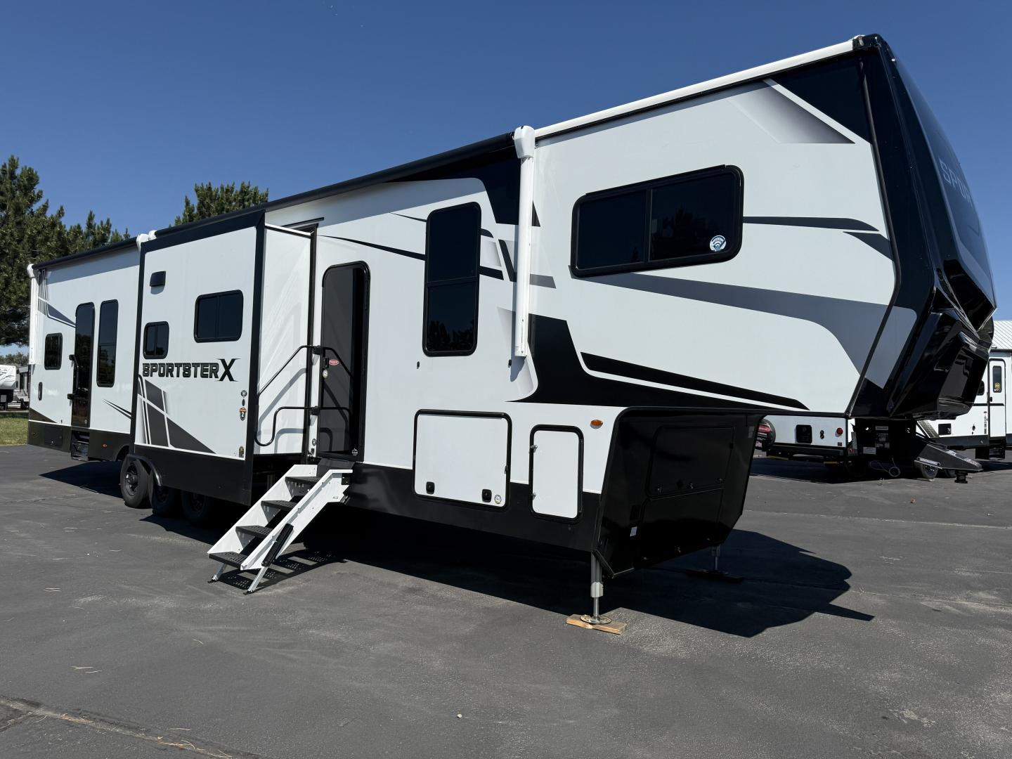 2026 KZ RV 2026 KZ RV Sportster X Toy Hauler - thumbnail 3