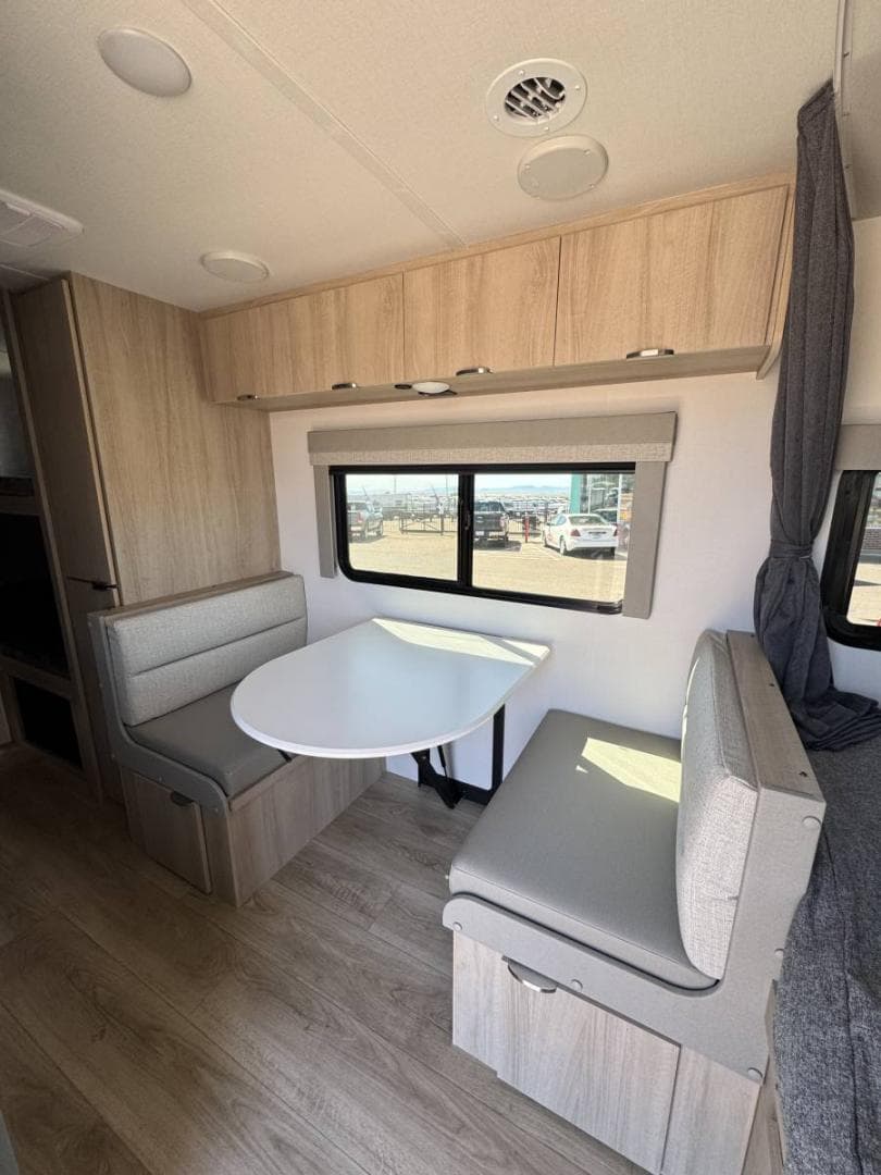 2025 Winnebago 2025 Winnebago Micro - thumbnail 6