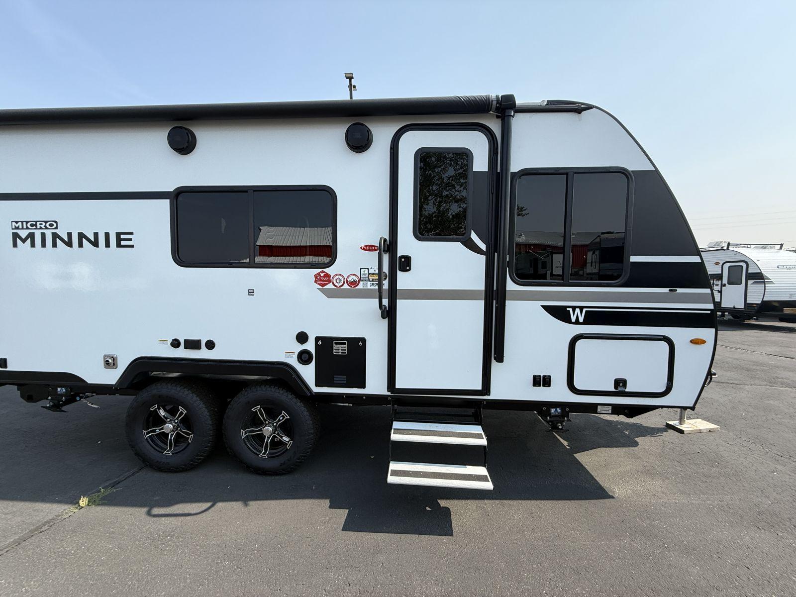 2025 Winnebago 2025 Winnebago Micro - thumbnail 9