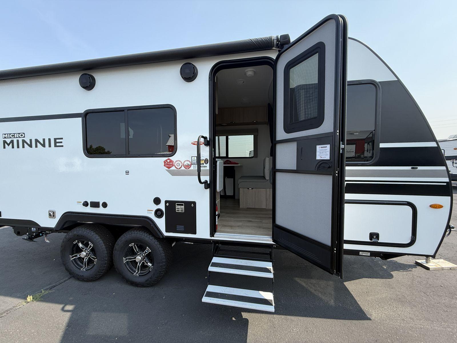2025 Winnebago 2025 Winnebago Micro - thumbnail 10