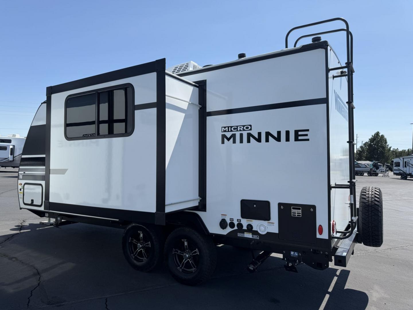 2025 Winnebago 2025 Winnebago Micro Minnie - thumbnail 4