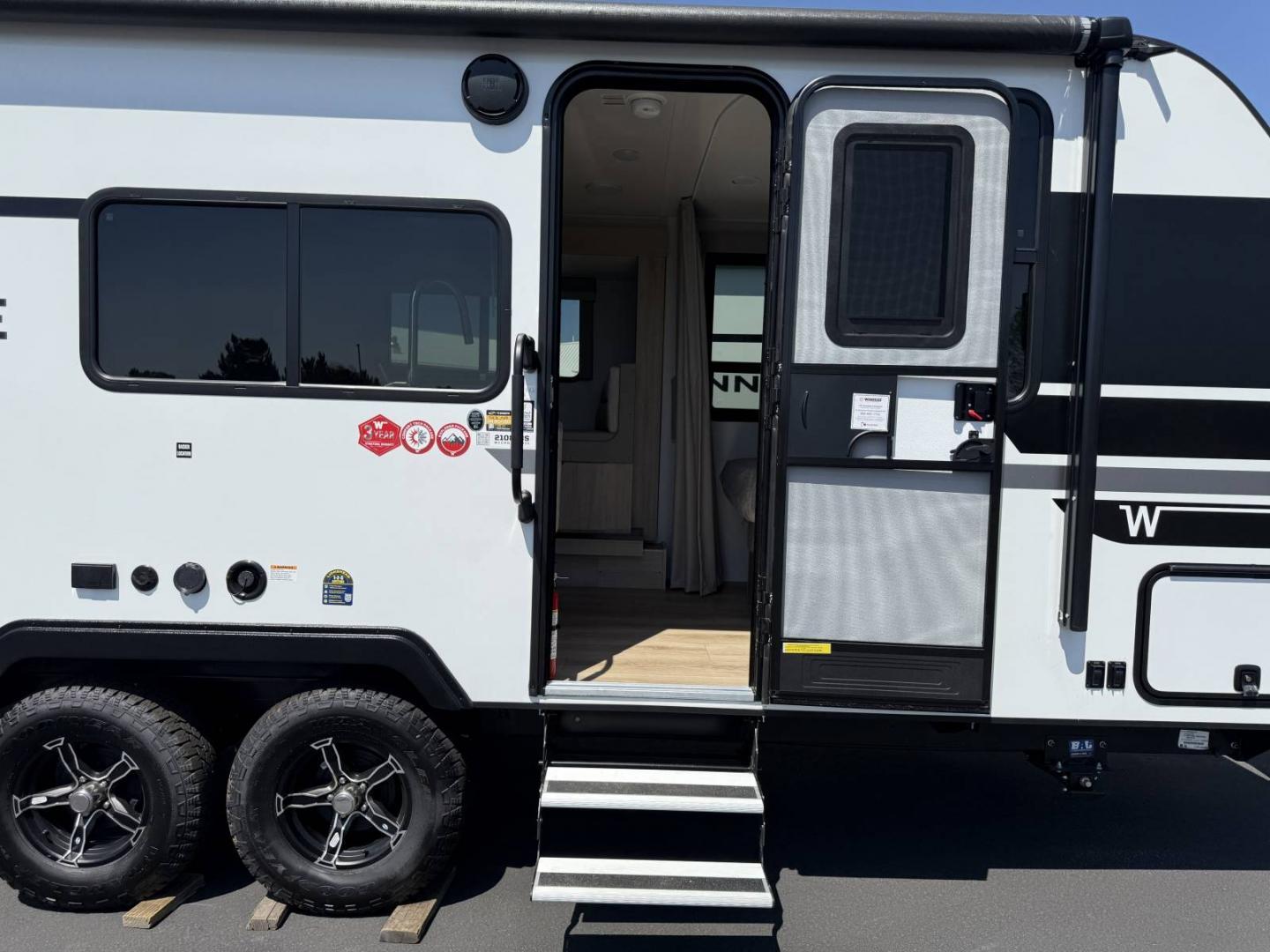 2025 Winnebago 2025 Winnebago Micro Minnie - thumbnail 9