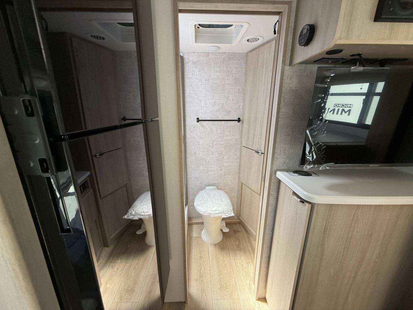 2025 Winnebago 2025 Winnebago Micro Minnie - thumbnail 14