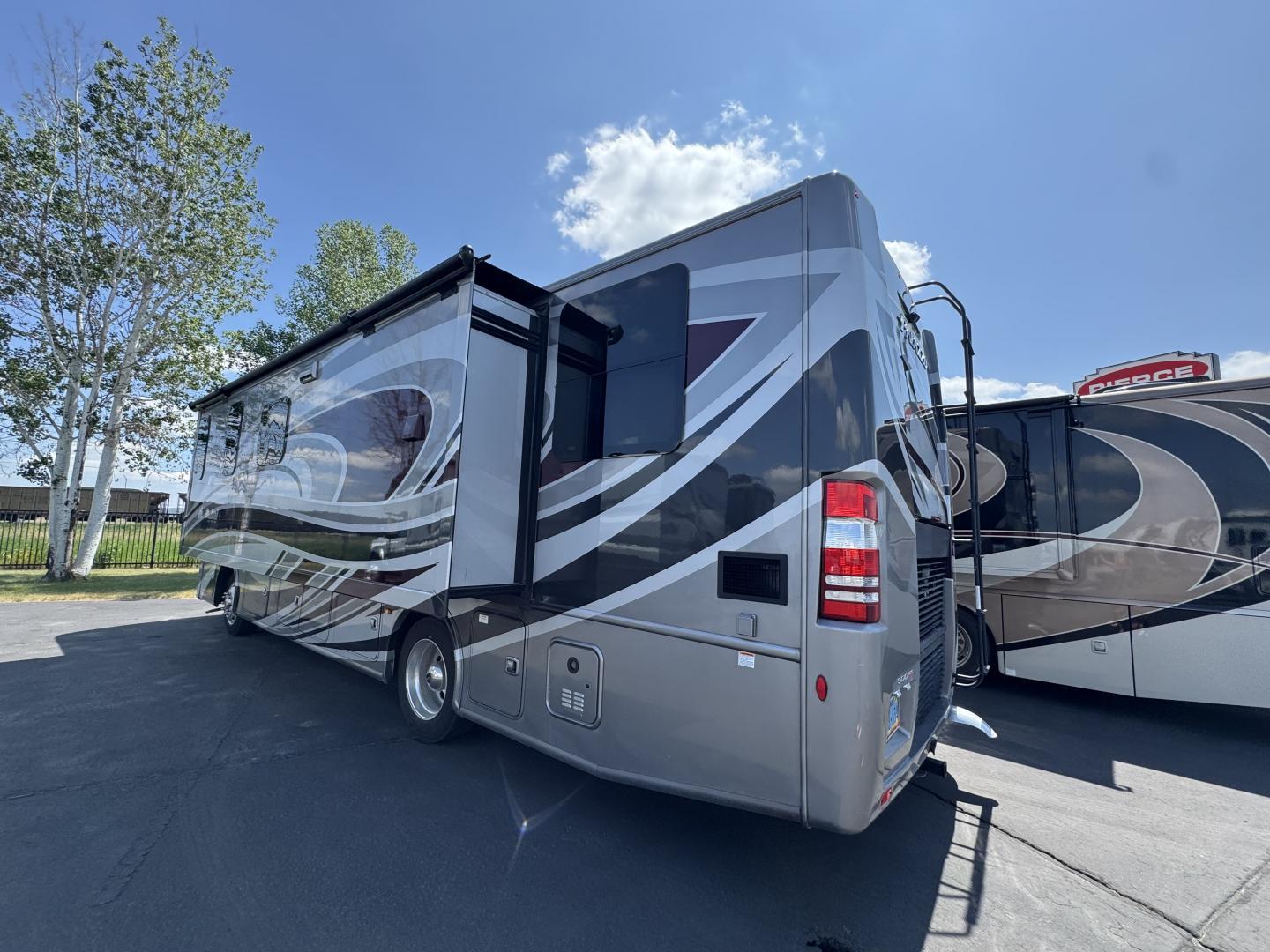 2022 Thor Motor Coach 2022 Thor Motor Coach Palazzo - thumbnail 5