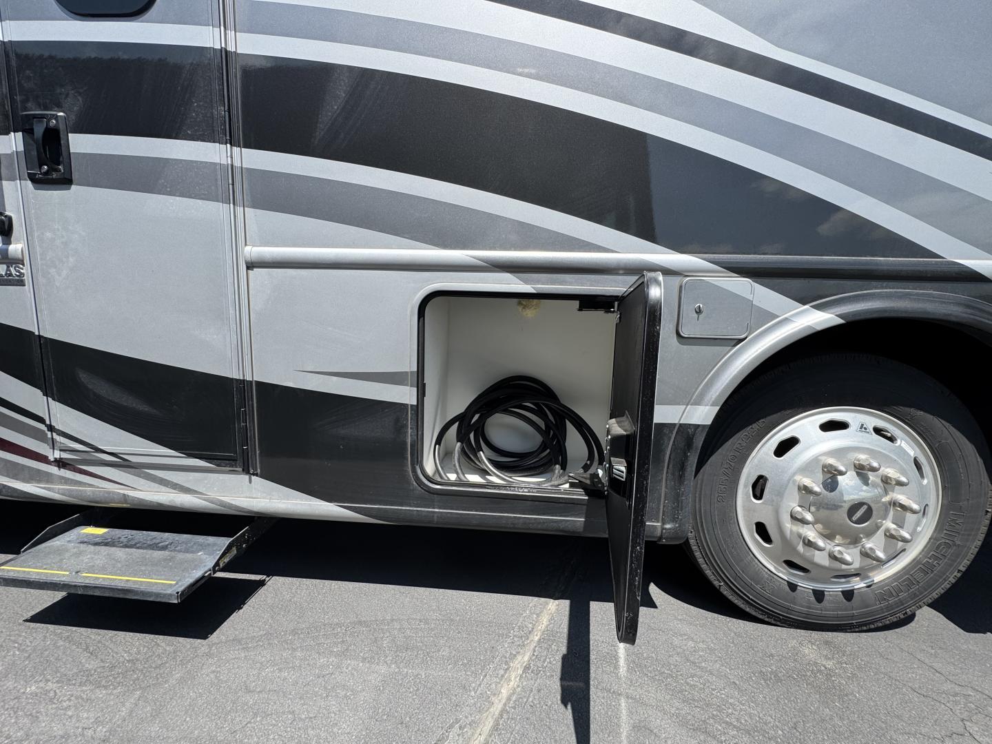 2022 Thor Motor Coach 2022 Thor Motor Coach Palazzo - thumbnail 11