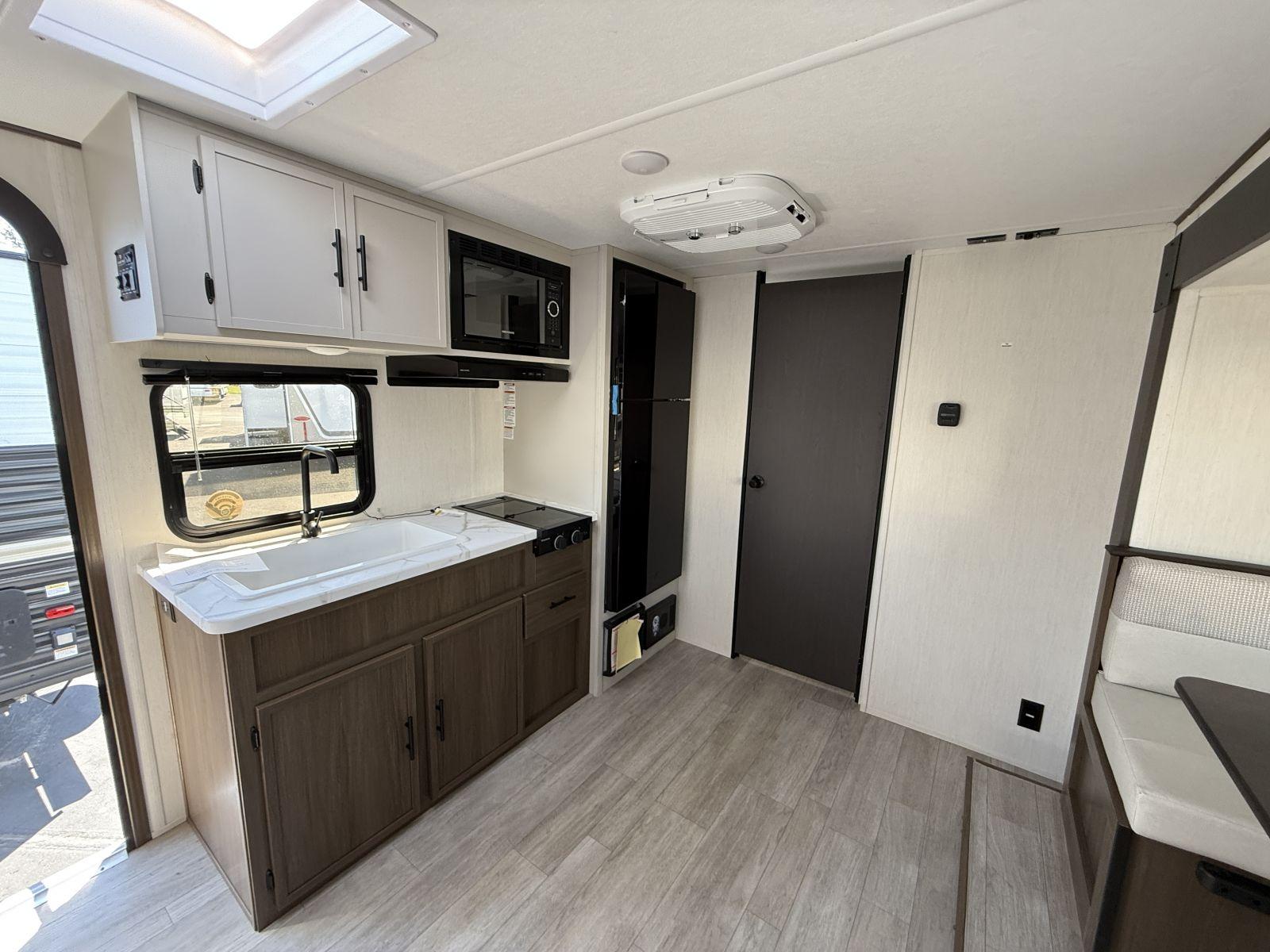 2026 Prime Time RV 2026 Prime Time RV Avenger - thumbnail 12