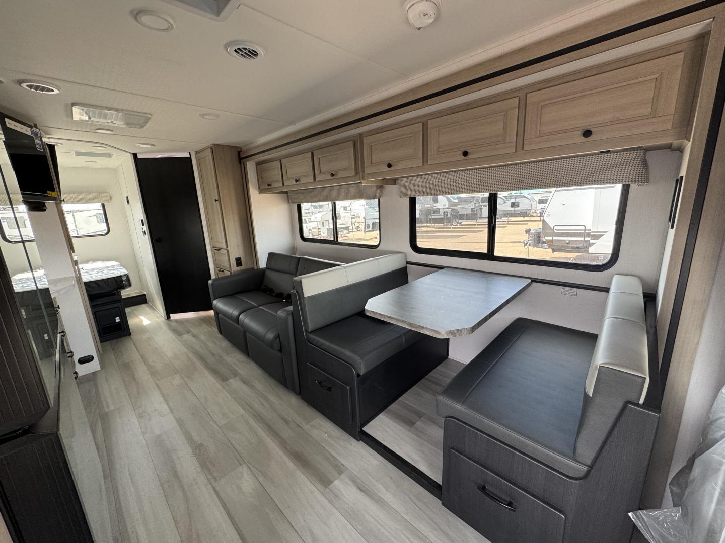 2026 Forest River RV 2026 Forest River RV Sunseeker - thumbnail 6