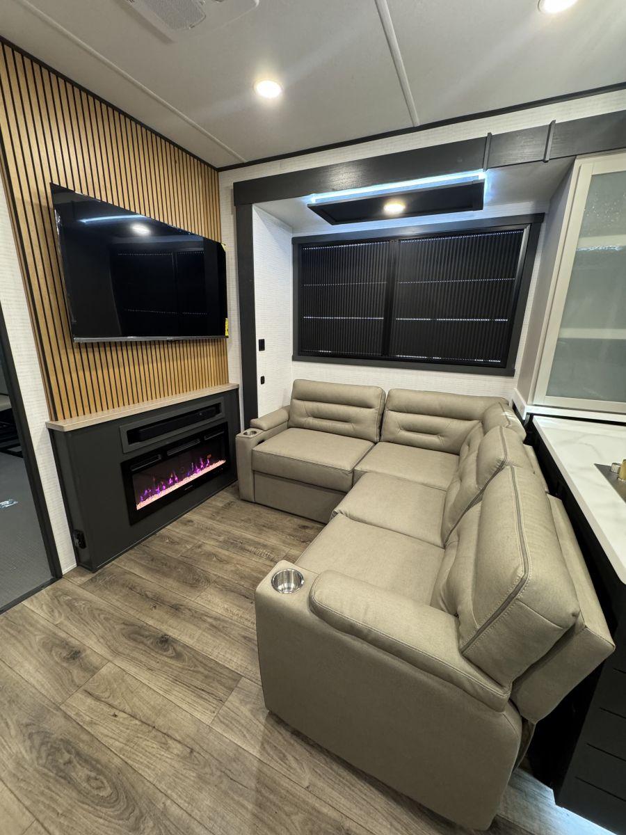 2026 Forest River RV 2026 Forest River RV Xlr Nitro Toy Hauler - thumbnail 12