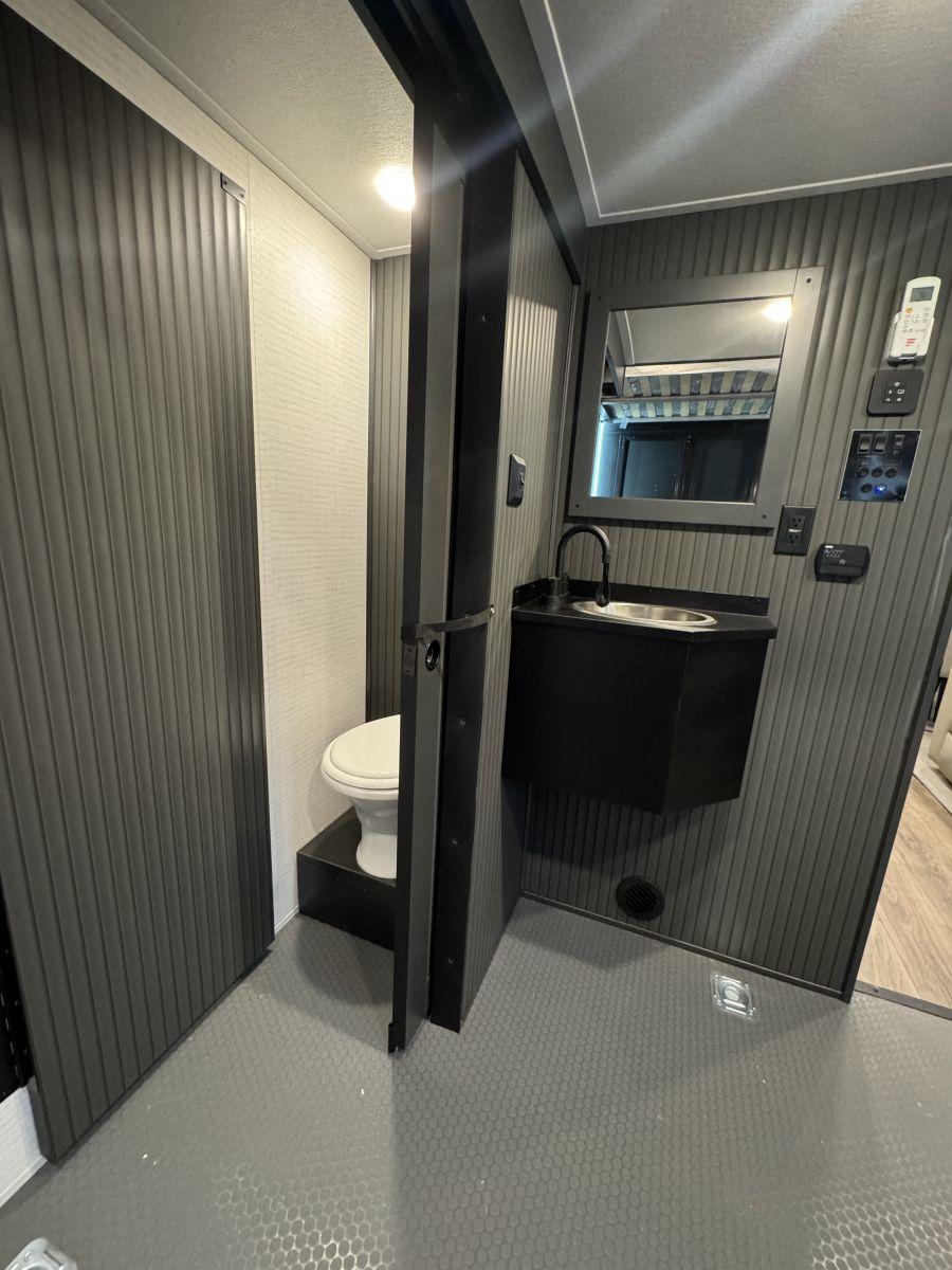 2026 Forest River RV 2026 Forest River RV Xlr Nitro Toy Hauler - thumbnail 14