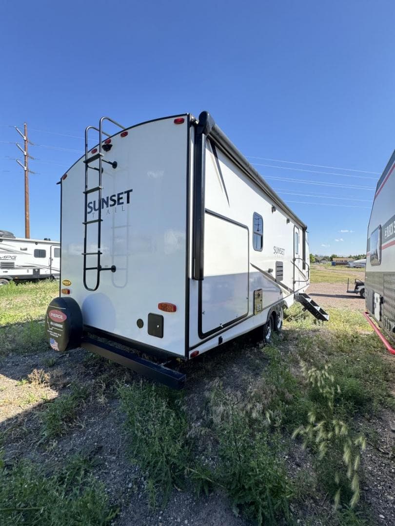 2023 CrossRoads RV 2023 CrossRoads RV Sunset Trail - thumbnail 5