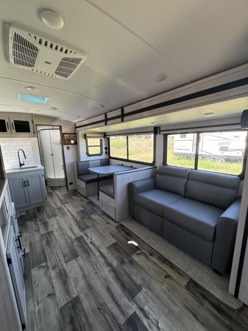 2023 CrossRoads RV 2023 CrossRoads RV Sunset Trail - thumbnail 7