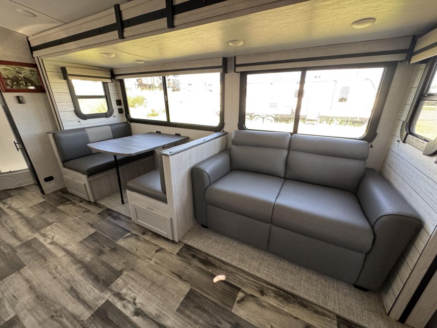 2023 CrossRoads RV 2023 CrossRoads RV Sunset Trail - thumbnail 8