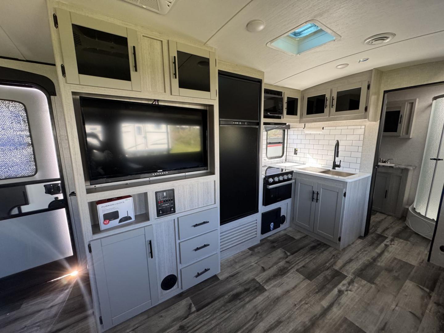 2023 CrossRoads RV 2023 CrossRoads RV Sunset Trail - thumbnail 9