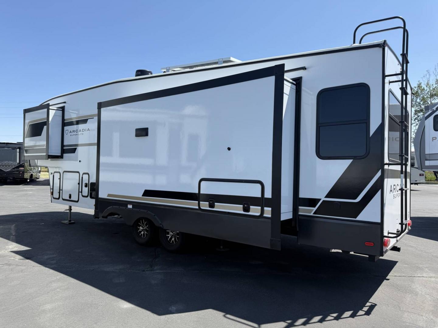 2026 Keystone RV 2026 Keystone RV Arcadia Super Lite - thumbnail 3