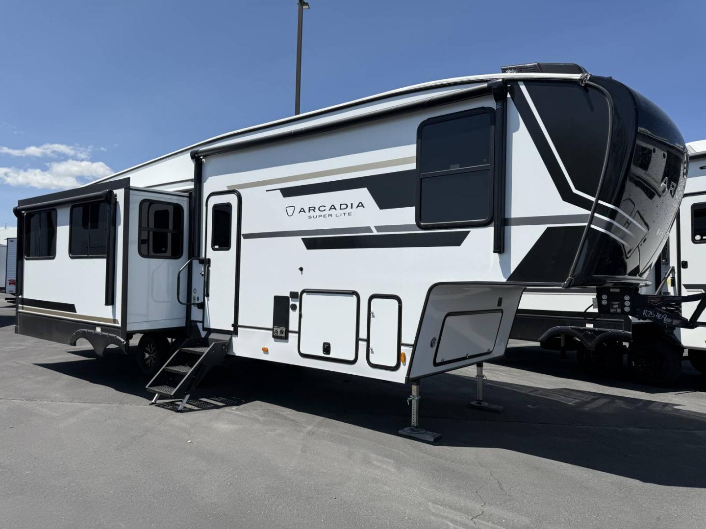 2026 Keystone RV 2026 Keystone RV Arcadia Super Lite - thumbnail 5