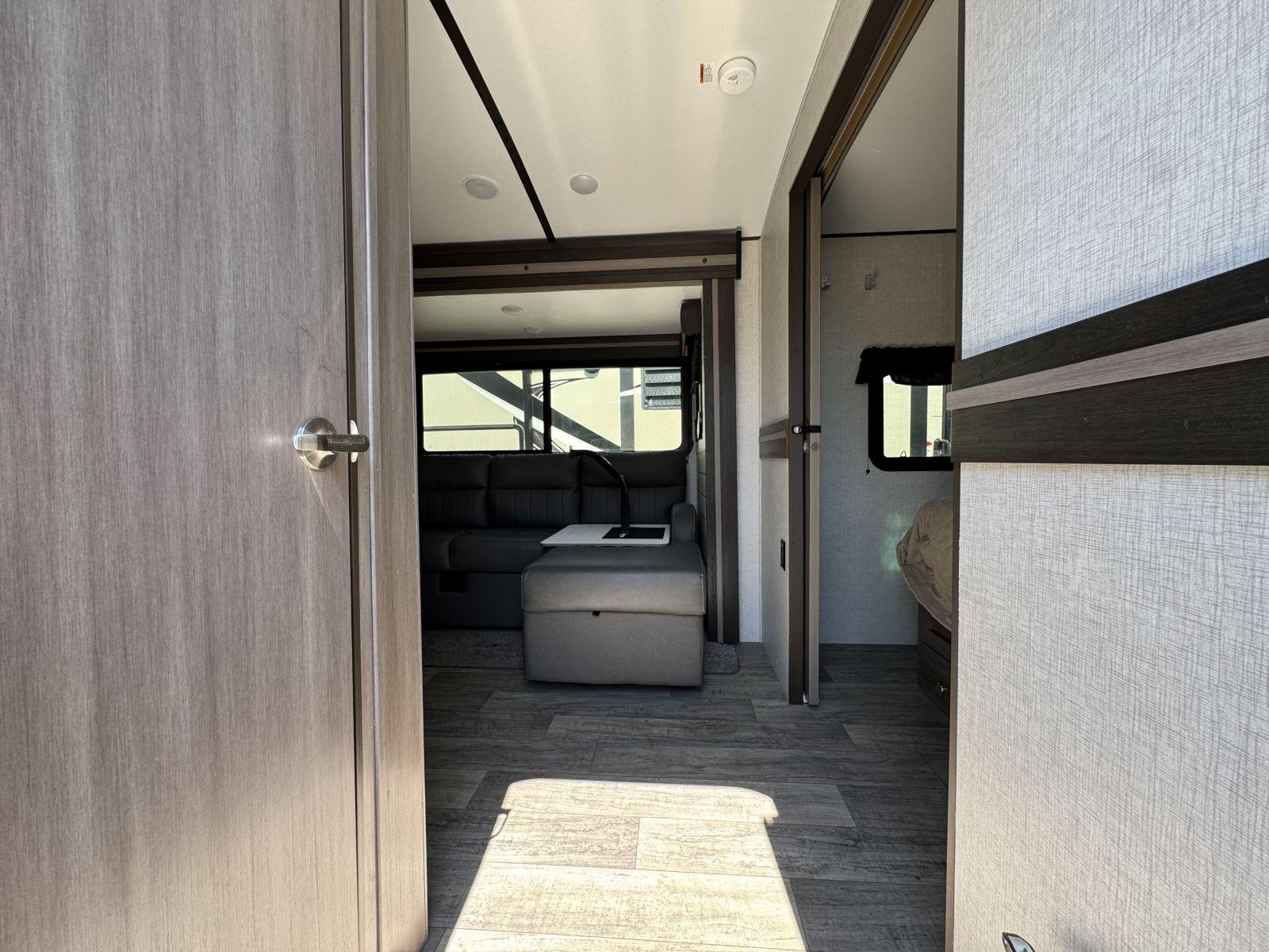 2021 CrossRoads RV 2021 CrossRoads RV Sunset Trail - thumbnail 9