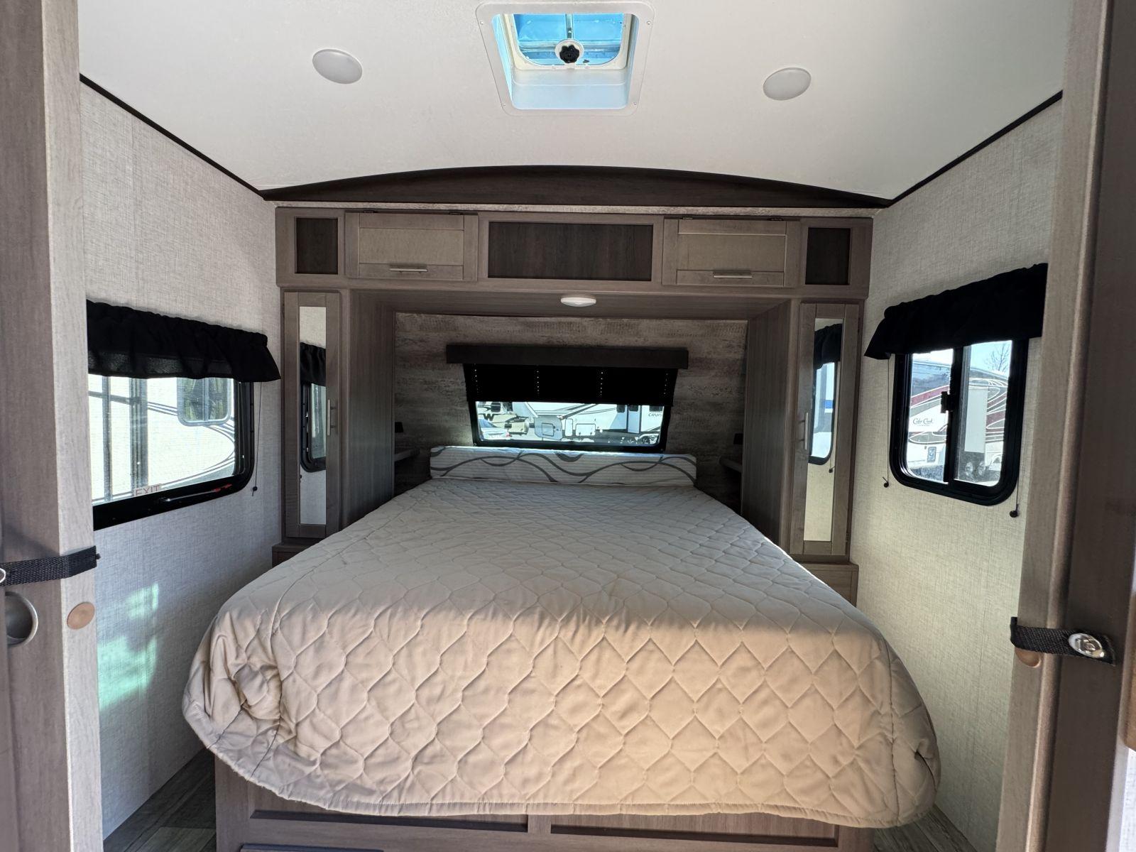 2021 CrossRoads RV 2021 CrossRoads RV Sunset Trail - thumbnail 10