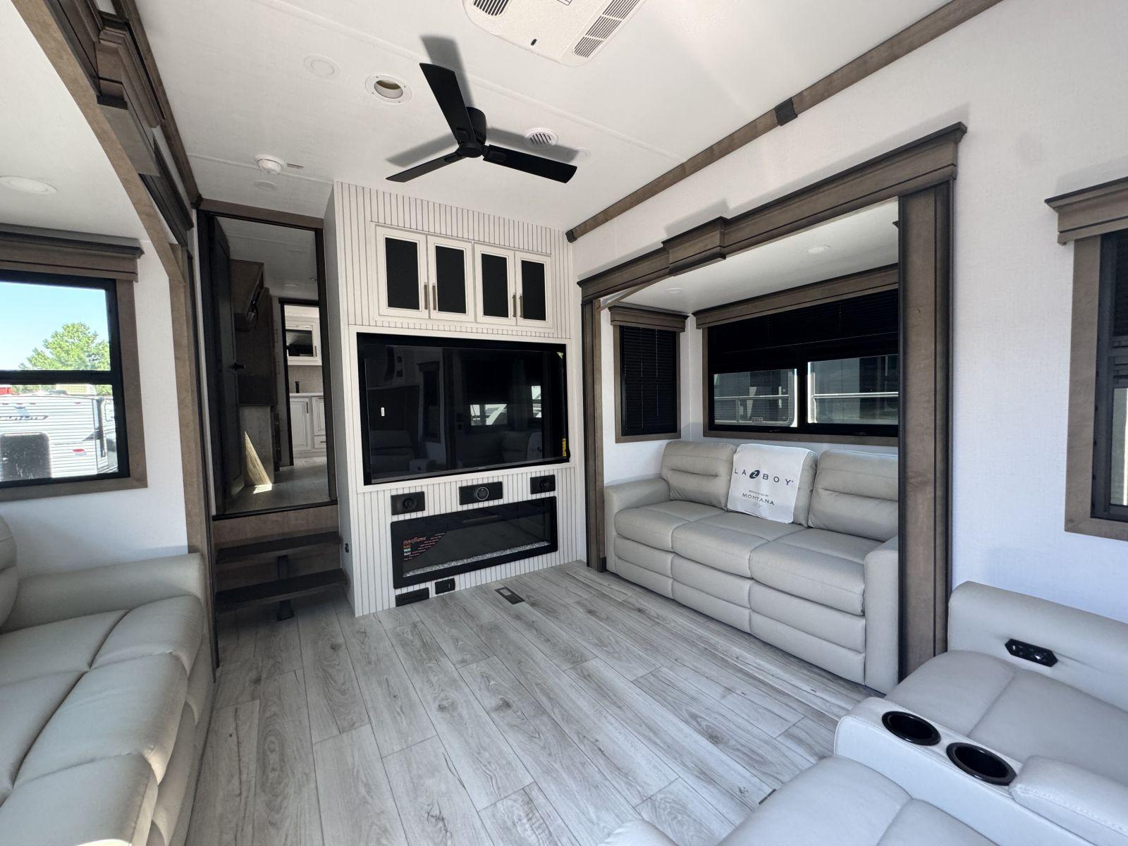 2026 Keystone RV 2026 Keystone RV Montana - thumbnail 14